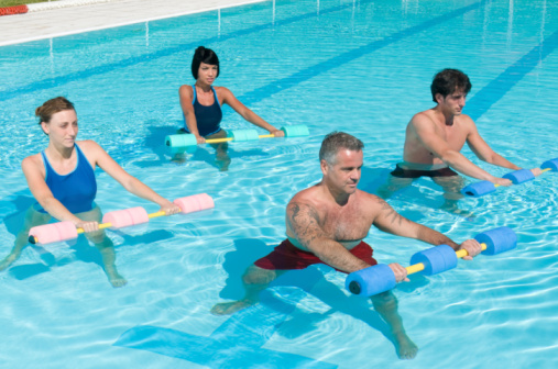 Acqua circuit training, allenamento cardiovascolare e tonificazione muscolare