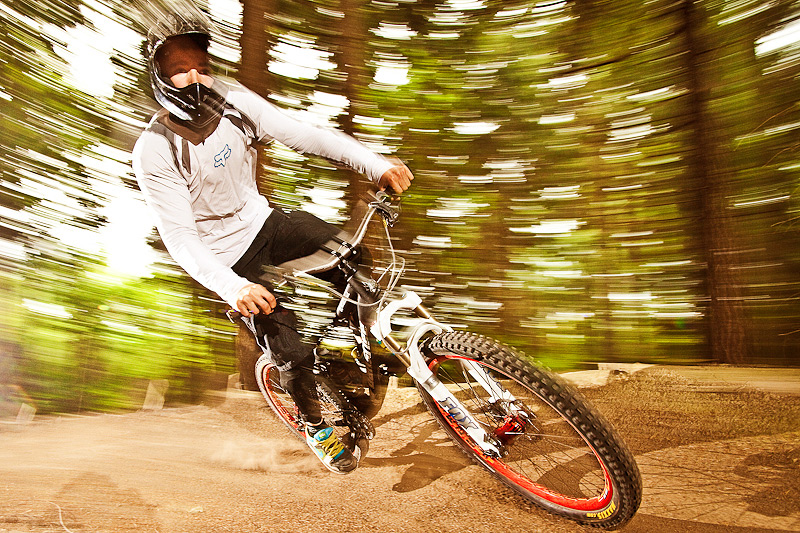 Downhill, in forma pedalando