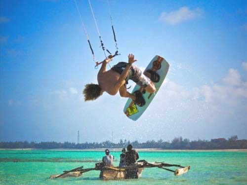 Sport da spiaggia, il kite surf