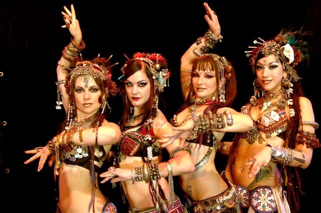 Tribal belly dance, danza e folklore