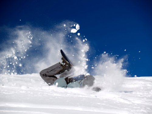 Cadute sulle piste da sci, i consigli degli esperti per non farsi male