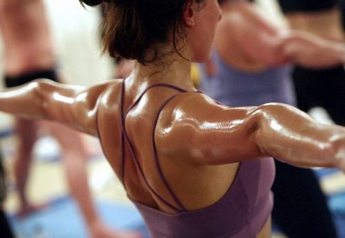 Bikram Yoga, i consigli per praticarlo al meglio