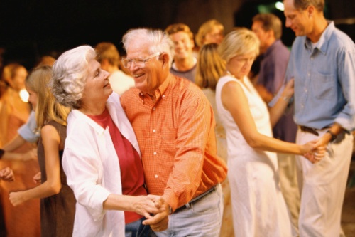 Un'ora di ballo a settimana migliora le capacità motorie e cognitive degli anziani