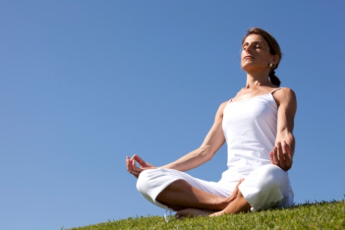 Lo yoga aiuta a respirare meglio 