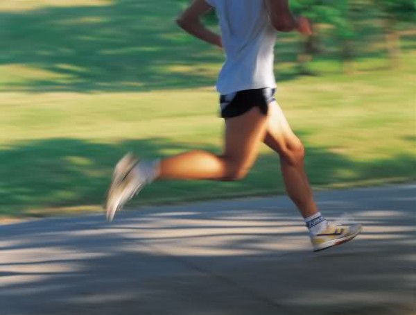 Per restare in forma, meglio correre o camminare?