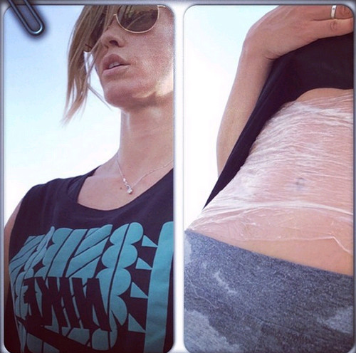 Elena Santarelli: jogging con pellicola trasparente