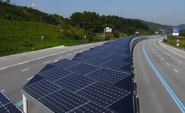 pista ciclabile di pannelli solari